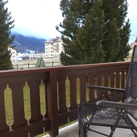 Chesa Vuorcha Apartment Zuoz