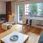 Chesa Vuorcha Apartment *